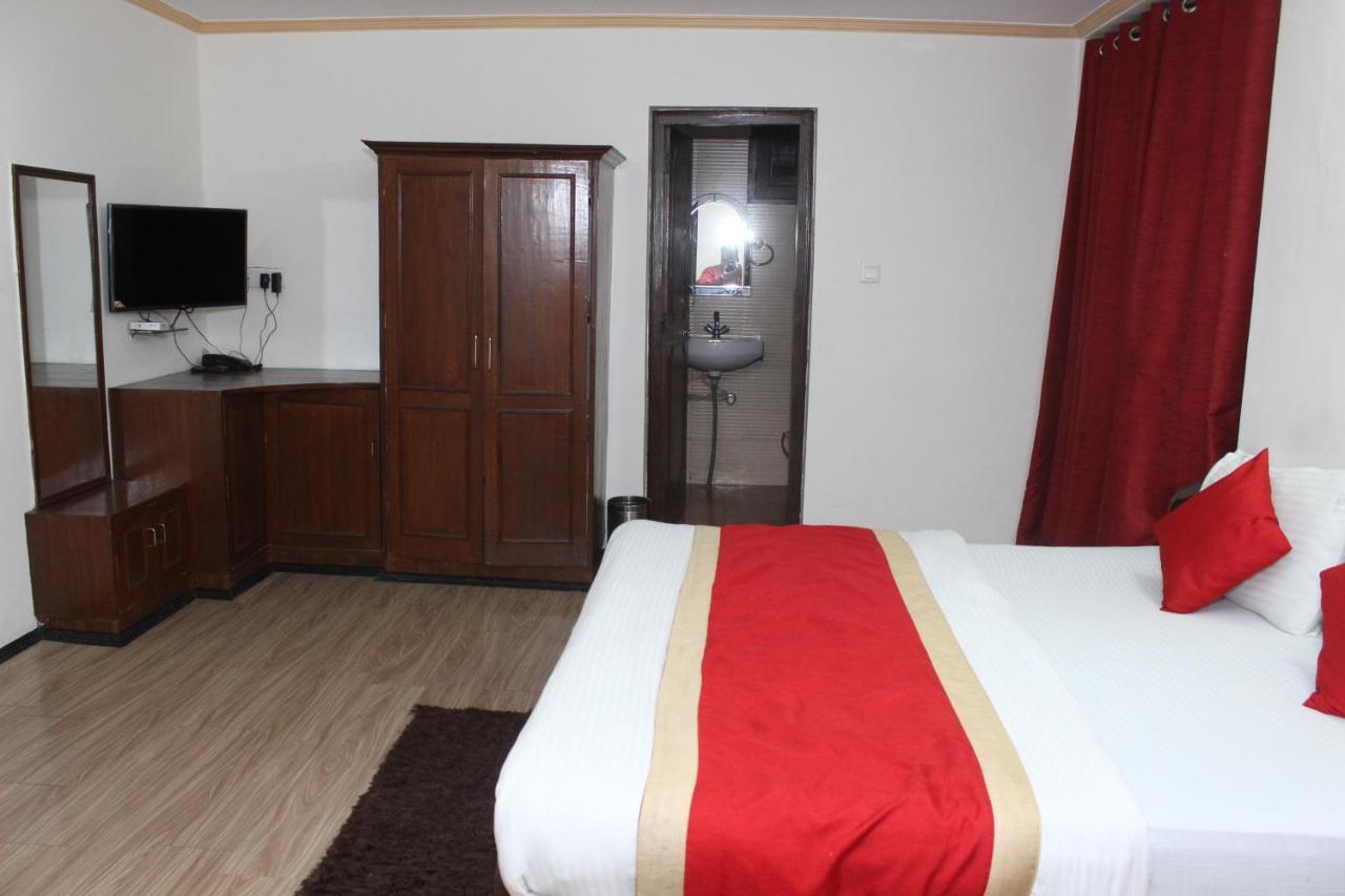 נייניטל Hotel Dolls Inn מראה חיצוני תמונה