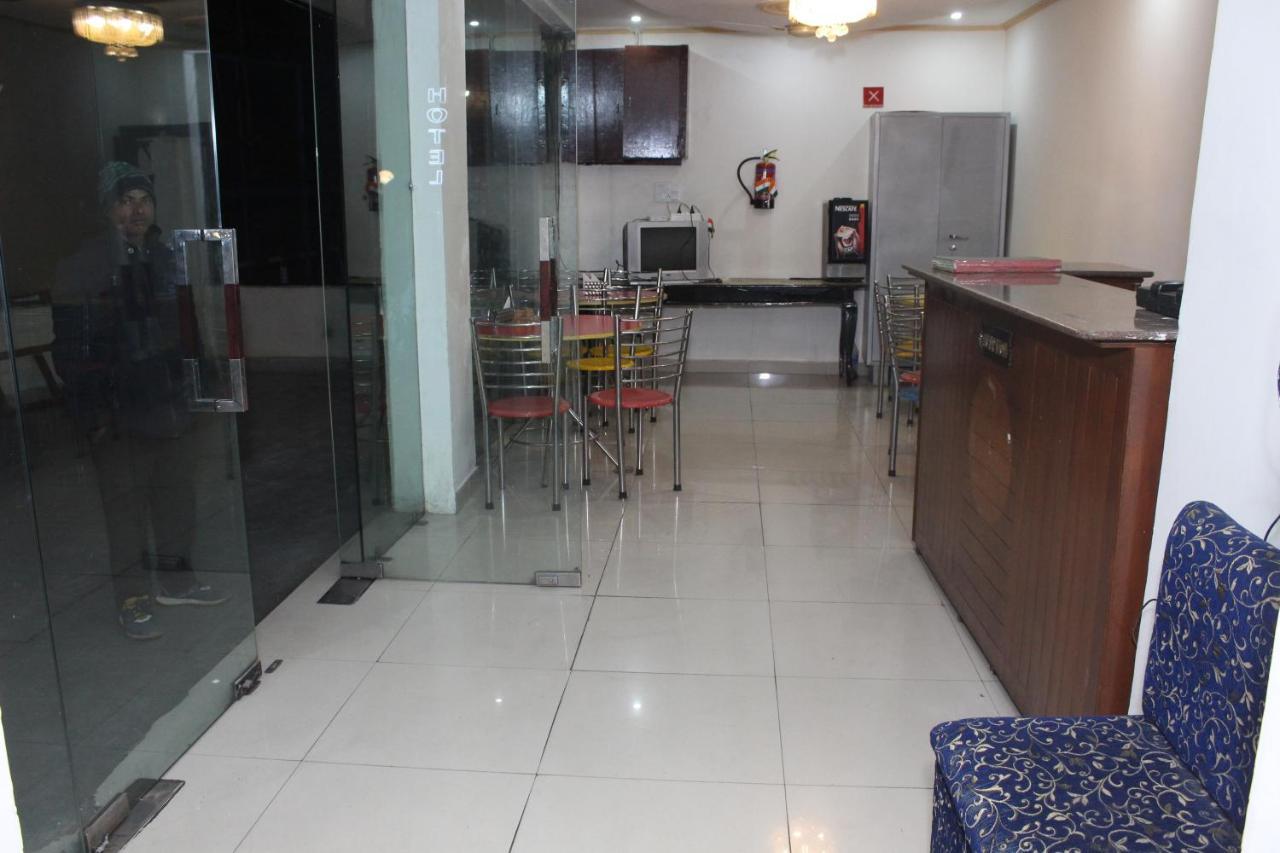 נייניטל Hotel Dolls Inn מראה חיצוני תמונה